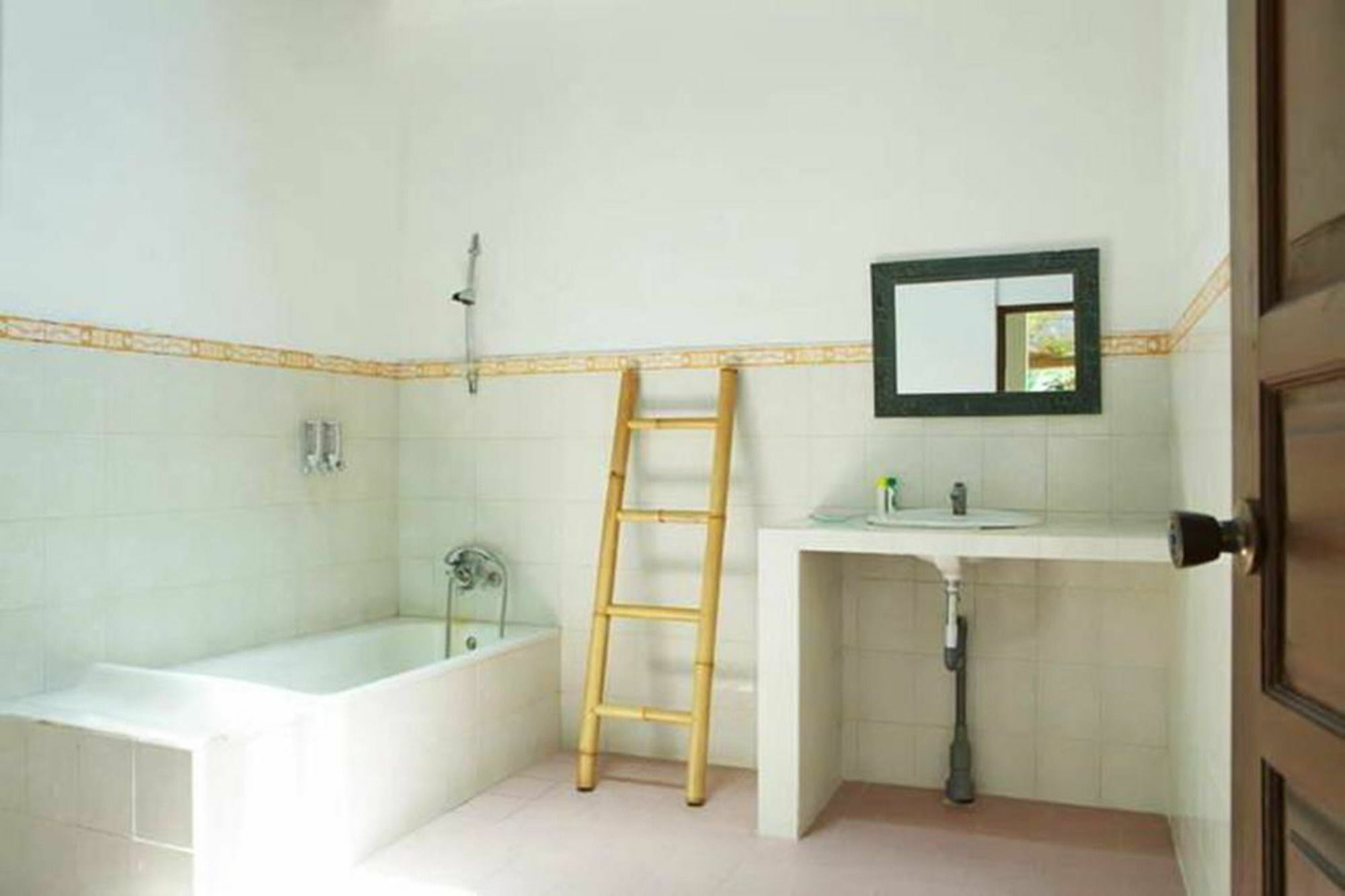 Yuli Bungalows Kuta Lombok Εξωτερικό φωτογραφία