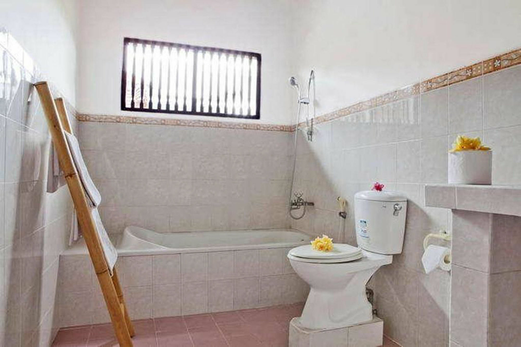Yuli Bungalows Kuta Lombok Εξωτερικό φωτογραφία